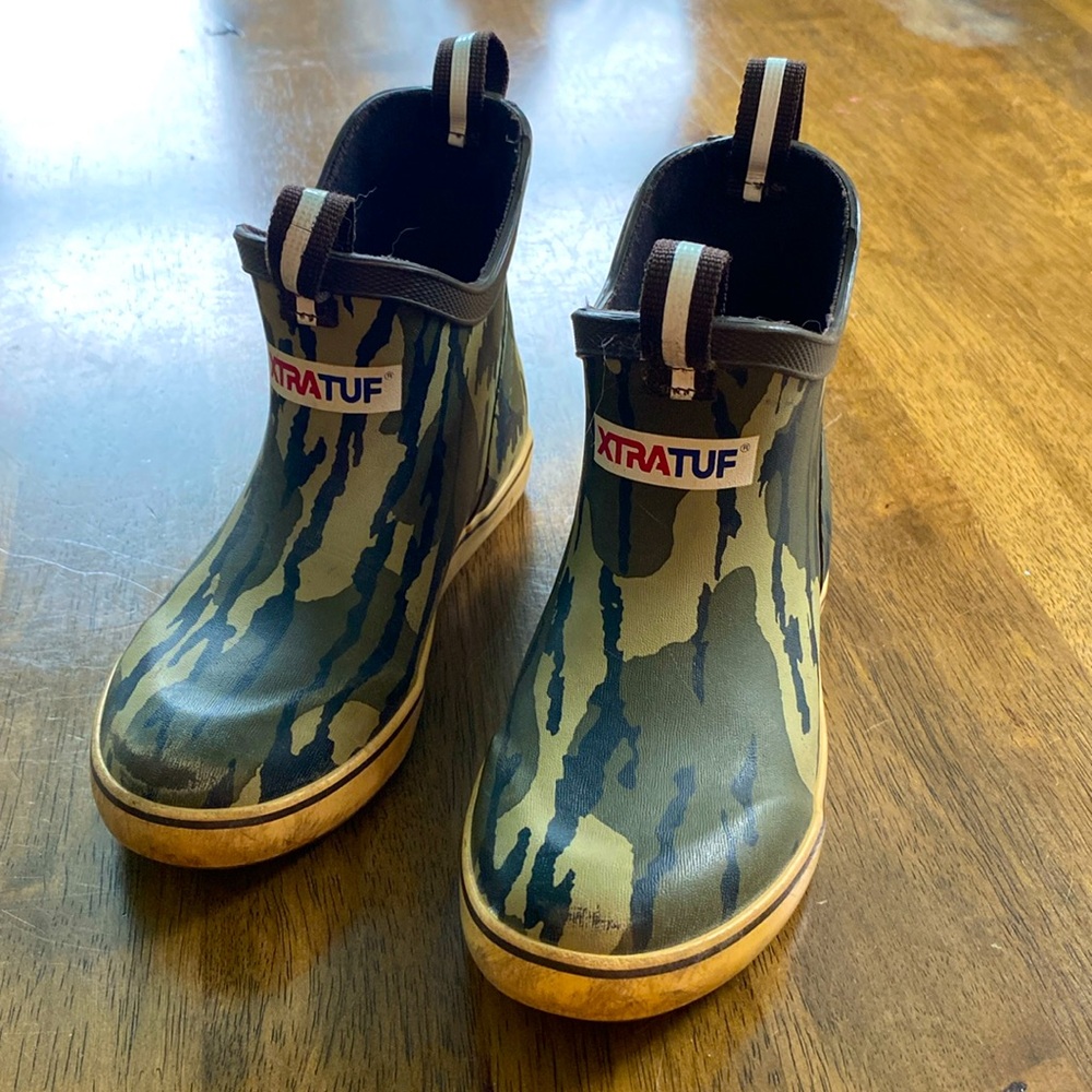XTRA TUF Kids camo deck boots - hunting boots SIZE 13